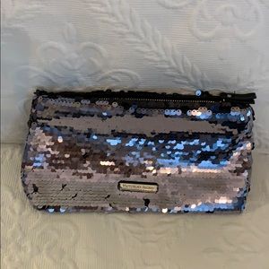 Cosmetic bag